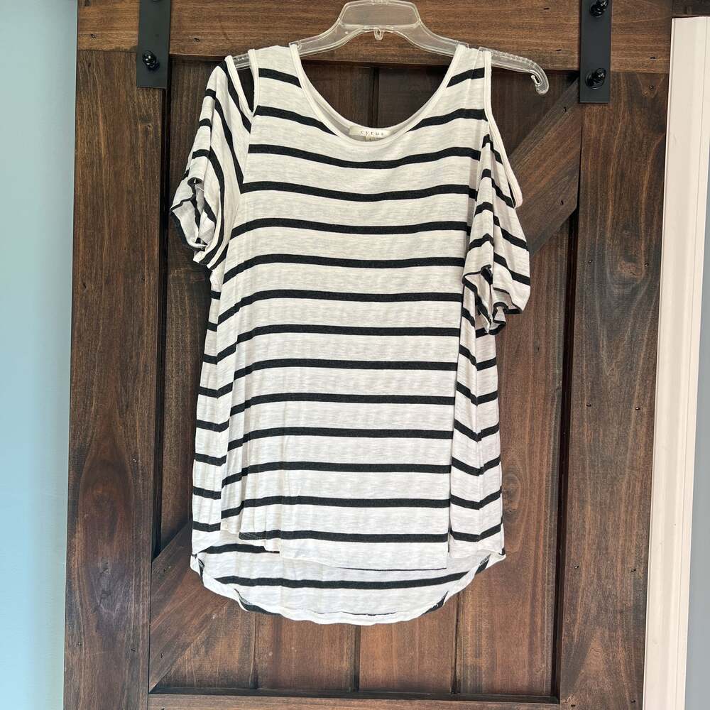 Cyrus Women’s Short Sleeve Black and White Striped Rayon Blend‎ TShirt - Picture 3 of 4